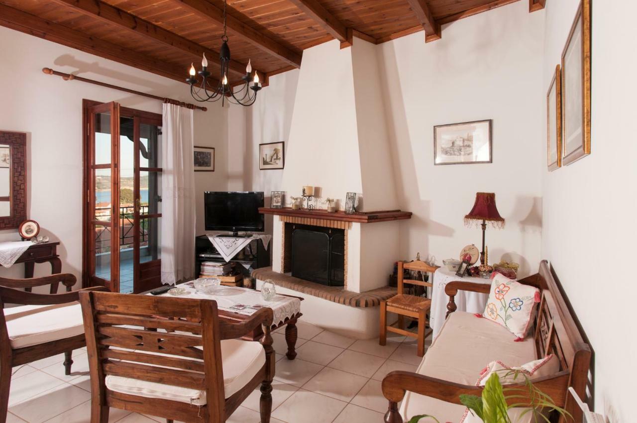 Appartement The House Of "Angelina", Magnificent View Of The Sea à Methoni  Extérieur photo