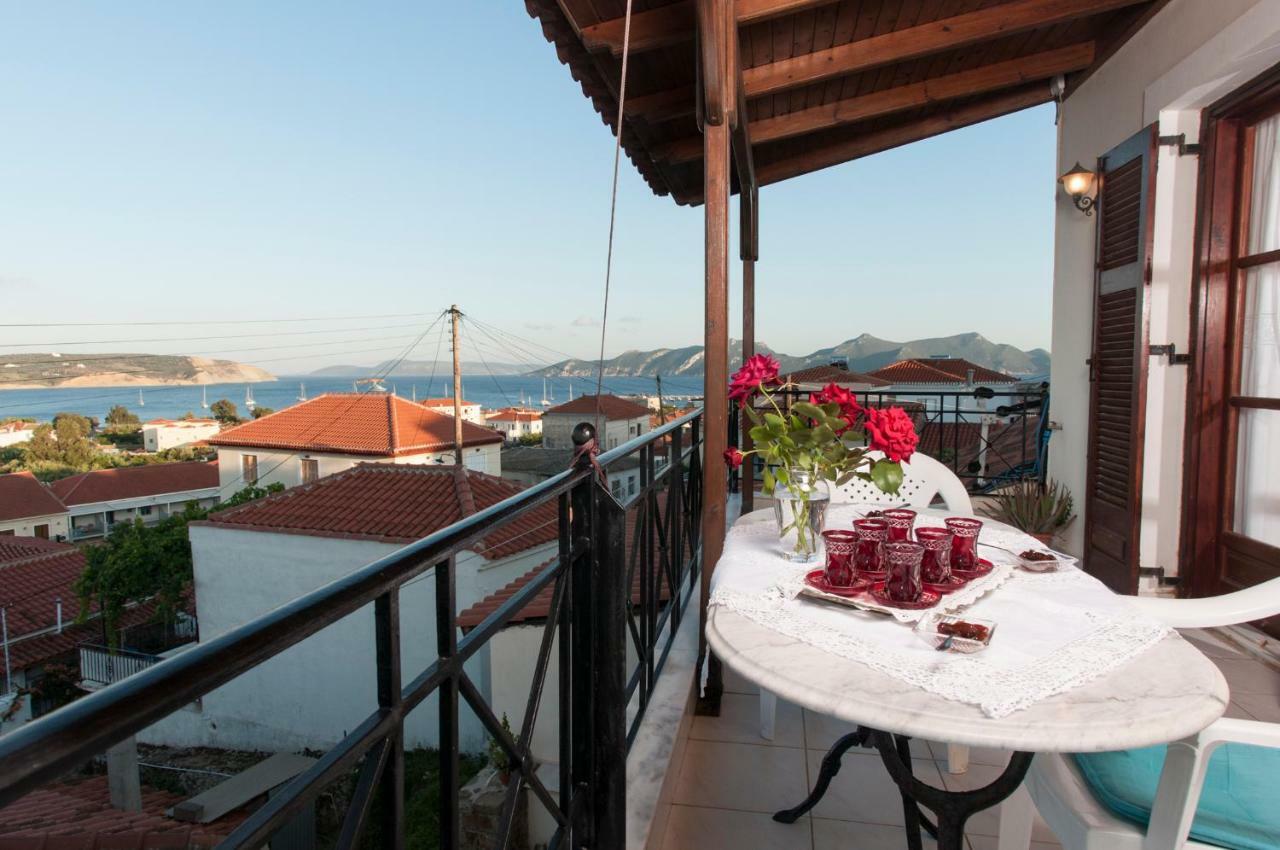 Appartement The House Of "Angelina", Magnificent View Of The Sea à Methoni  Extérieur photo